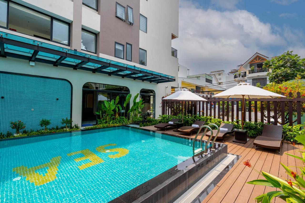 Sea Breeze Condotel Danang Exterior photo